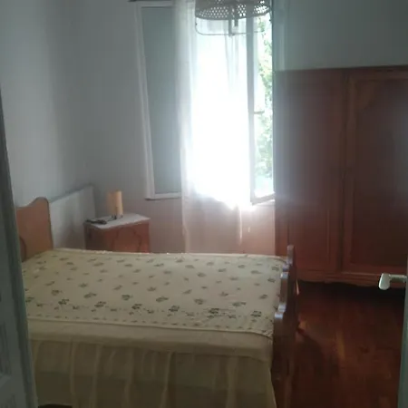 η ελπίδα και η γιάννα ξεκίνησαν ένα χώρο Cute Appartement *