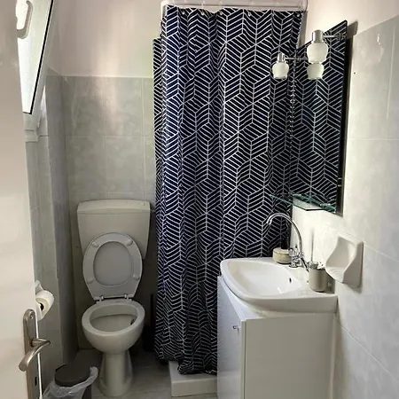 η ελπίδα και η γιάννα ξεκίνησαν ένα χώρο Cute Appartement