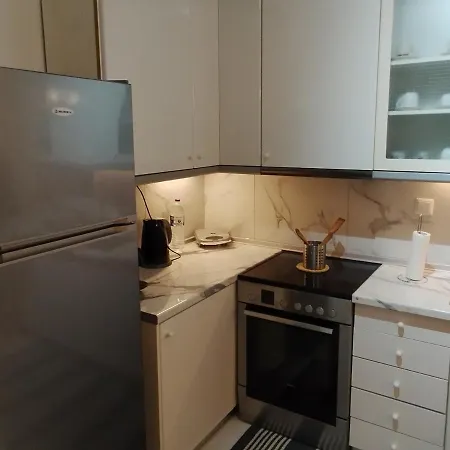 η ελπίδα και η γιάννα ξεκίνησαν ένα χώρο Cute Appartement Vólos