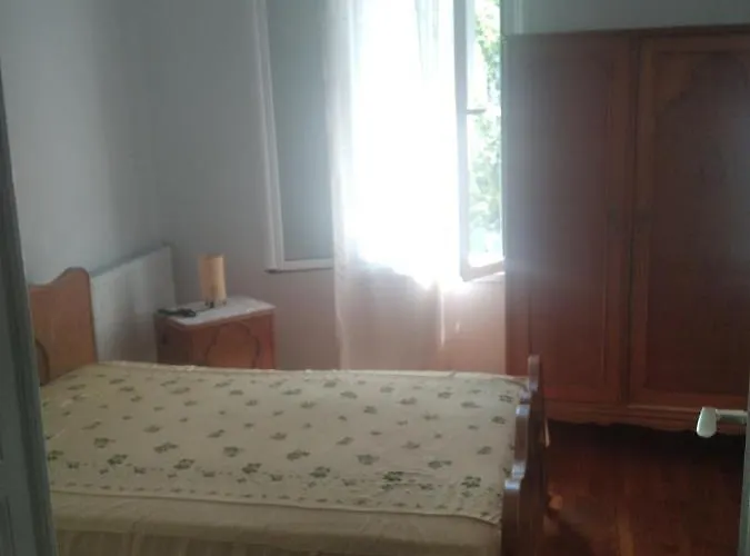 η ελπίδα και η γιάννα ξεκίνησαν ένα χώρο Cute Appartement *