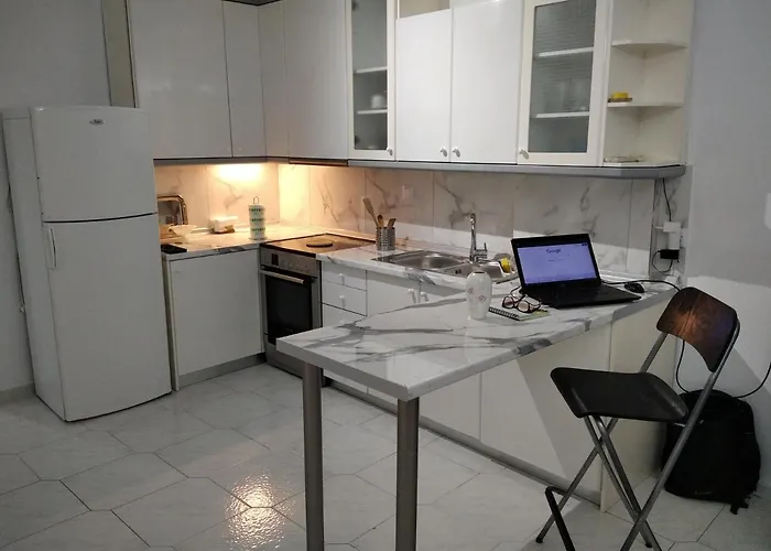 η ελπίδα και η γιάννα ξεκίνησαν ένα χώρο Cute