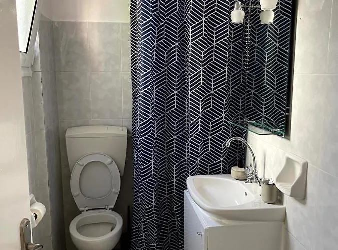 η ελπίδα και η γιάννα ξεκίνησαν ένα χώρο Cute Appartement