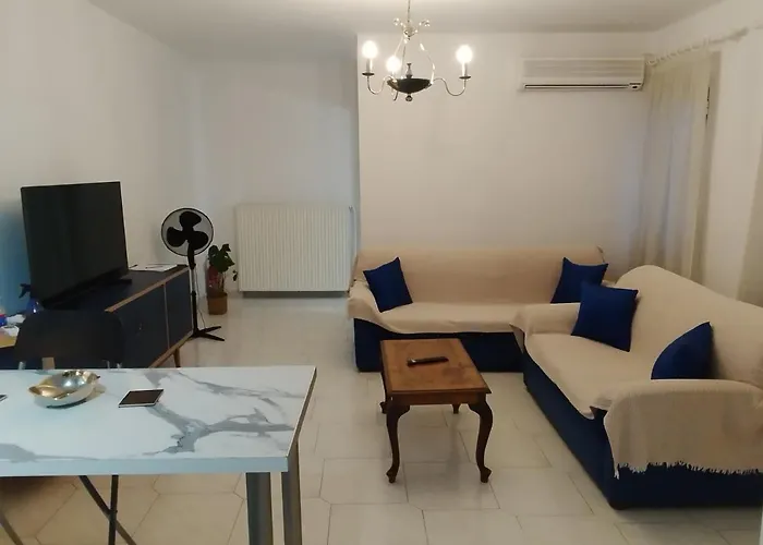 η ελπίδα και η γιάννα ξεκίνησαν ένα χώρο Cute Appartement *