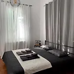 η ελπίδα και η γιάννα ξεκίνησαν ένα χώρο Cute *