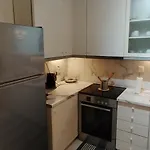 η ελπίδα και η γιάννα ξεκίνησαν ένα χώρο Cute Apartament Wolos