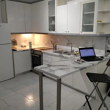 η ελπίδα και η γιάννα ξεκίνησαν ένα χώρο Cute