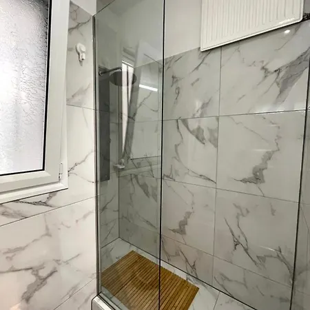 η ελπίδα και η γιάννα ξεκίνησαν ένα χώρο Cute Apartamento